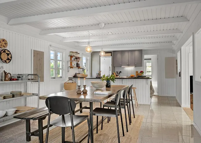 2 Bedroom Beautiful In Børkop